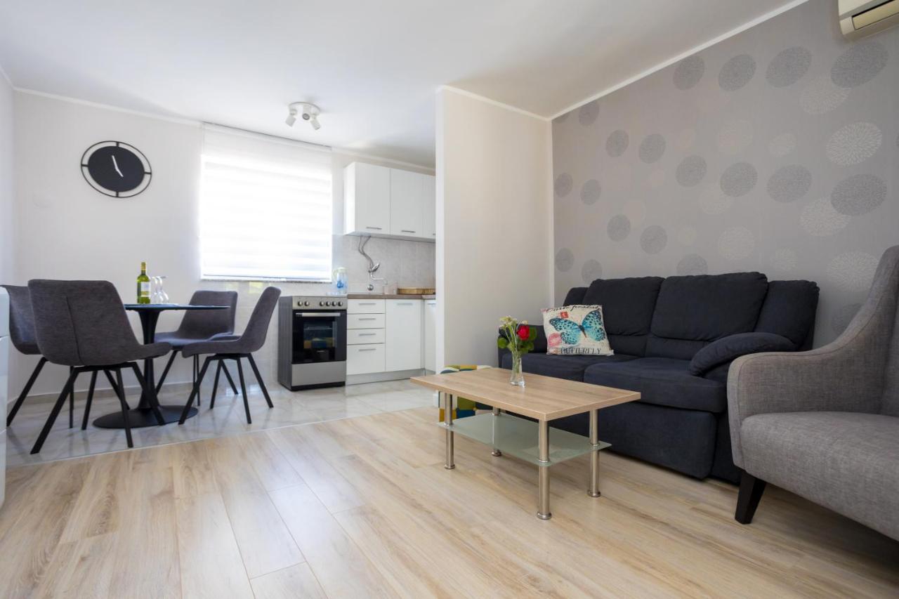 Ferienwohnung Apartman Marija Njivice Exterior foto